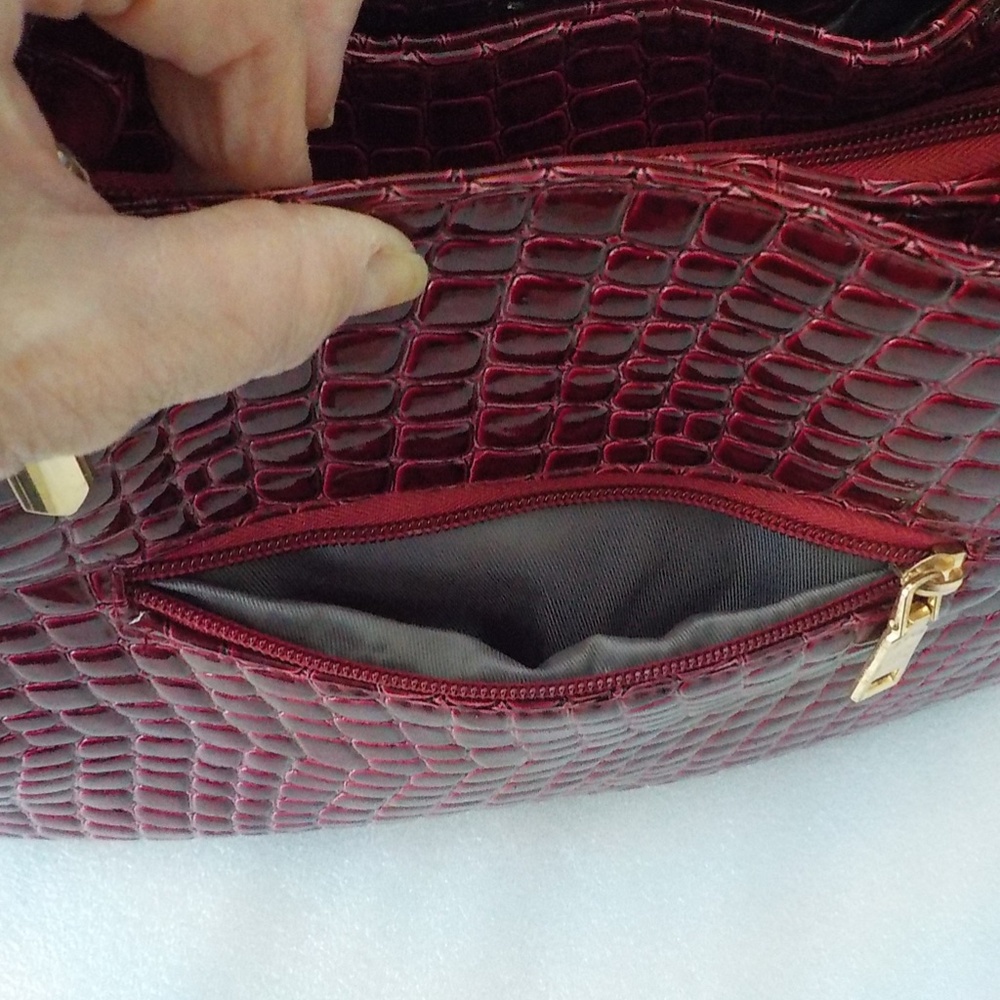 Red/Wine Pebble Texture 3 Section Shoulder Bag - Picture 11 of 11